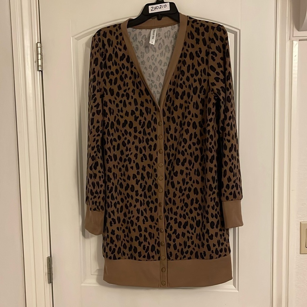 Tickled Teal SNAP FRONT Womens L Brown Leopard Cardigan Pockets KNEE LENGTH